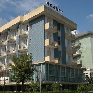 HOTEL ROBERT